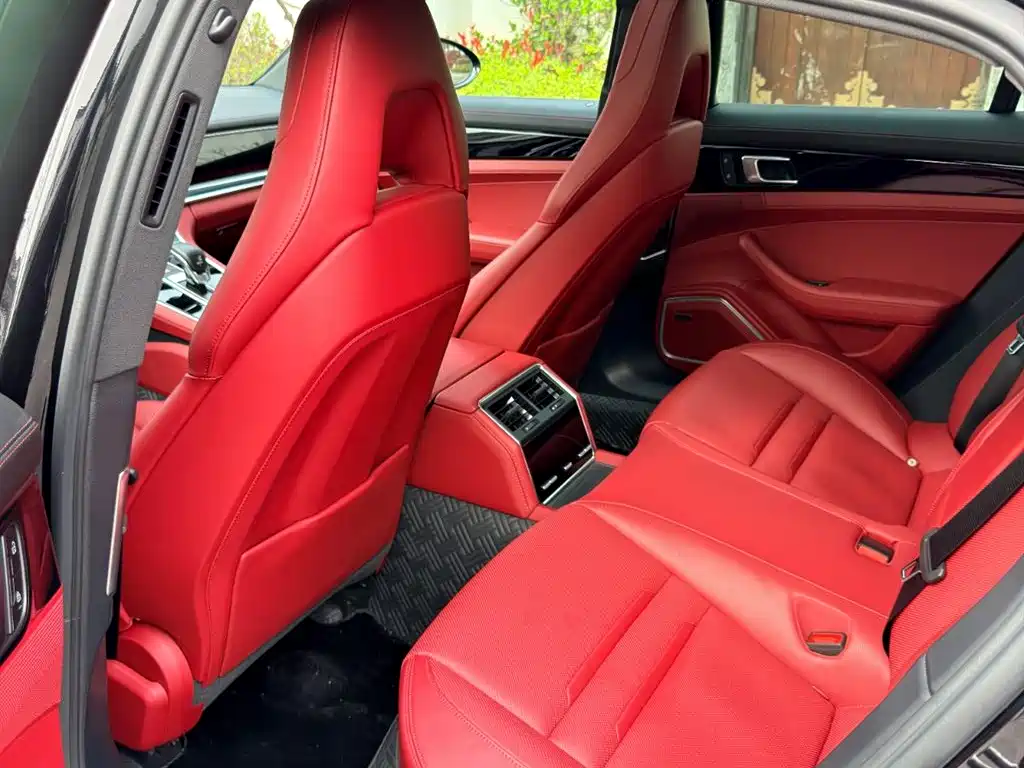 Panamera 2023 Panamera 2.9T Platinum Edition купить на сайте DeffCars