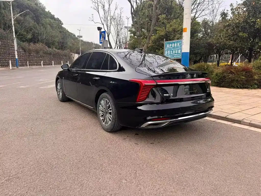 Hongqi H5 2023 1.5T DCT Zhilian Qiyun Edition купить на сайте DeffCars