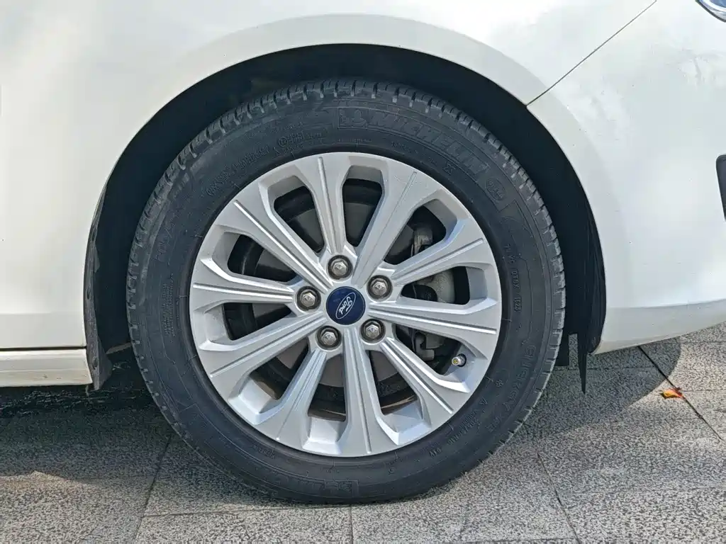 Escort 2017 facelift 1.5L automatic comfort model купить на сайте DeffCars