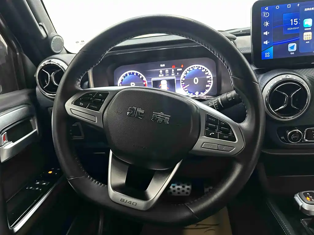 Beijing off-road BJ40 2020 2.0T automatic four-wheel drive city hunter version knight type купить на сайте DeffCars