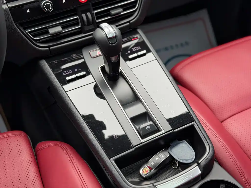 Macan 2024 Macan 2.0T купить на сайте DeffCars