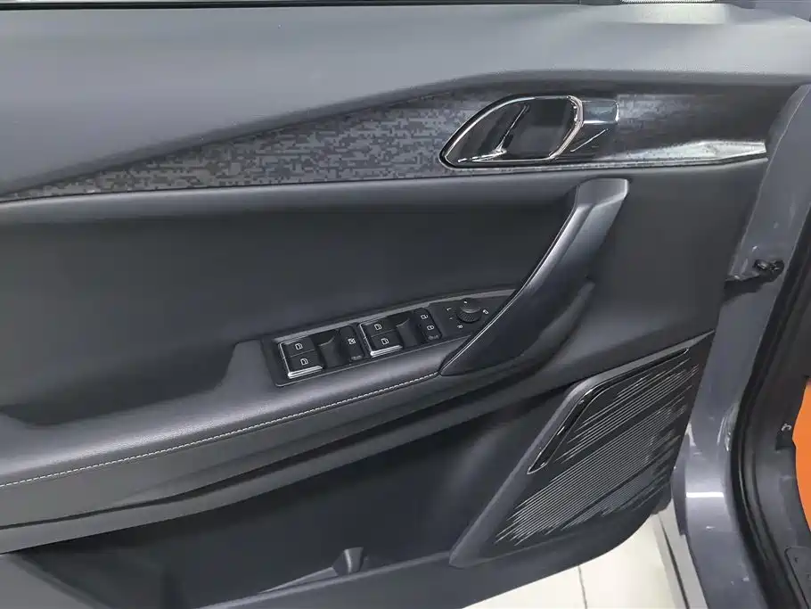 Lynk & Co 06 2023 Remix 1.5T Pro купить на сайте DeffCars