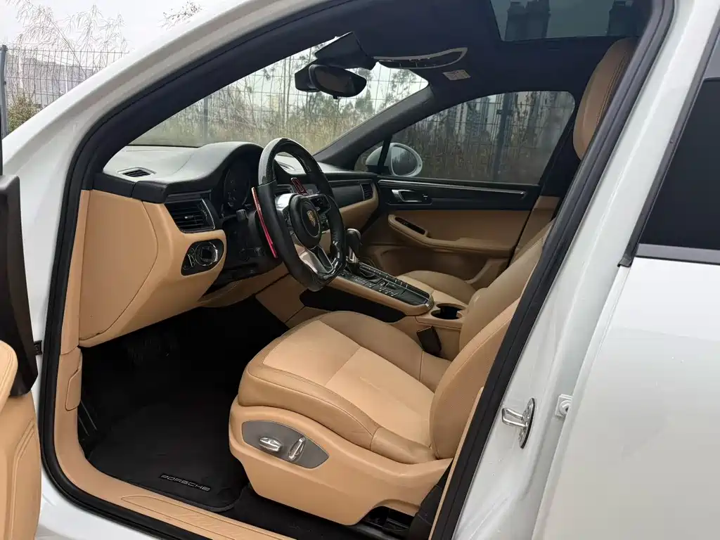 Macan 2017 Macan 2.0T купить на сайте DeffCars