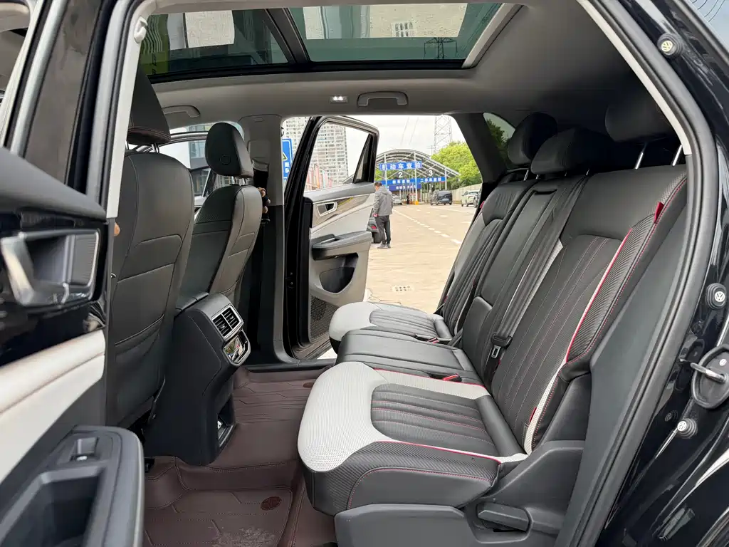Touron 2023 Touron X 380TSI four-wheel drive exclusive luxury version купить на сайте DeffCars
