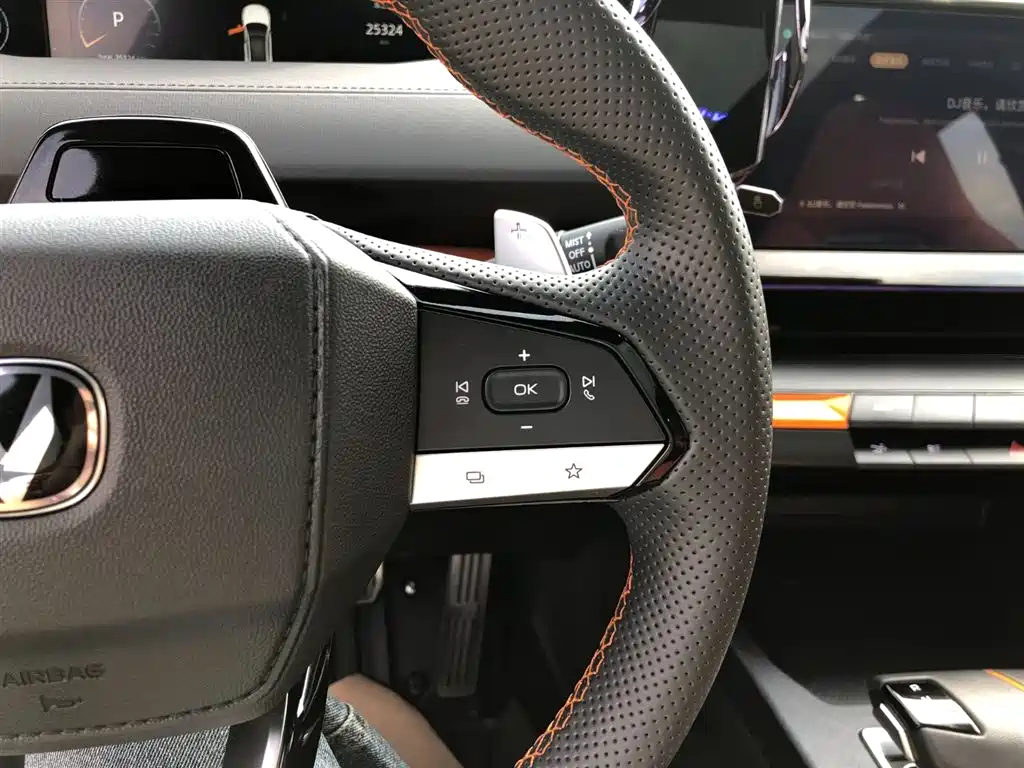 Changan UNI-V 2023 1.5T sports version купить на сайте DeffCars