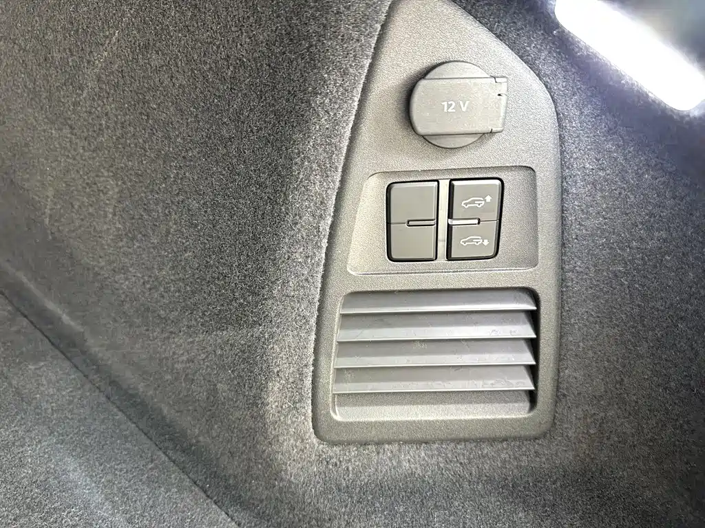 Touareg 2023 3.0TSI Ruixiang volcanic rock coating sports version купить на сайте DeffCars