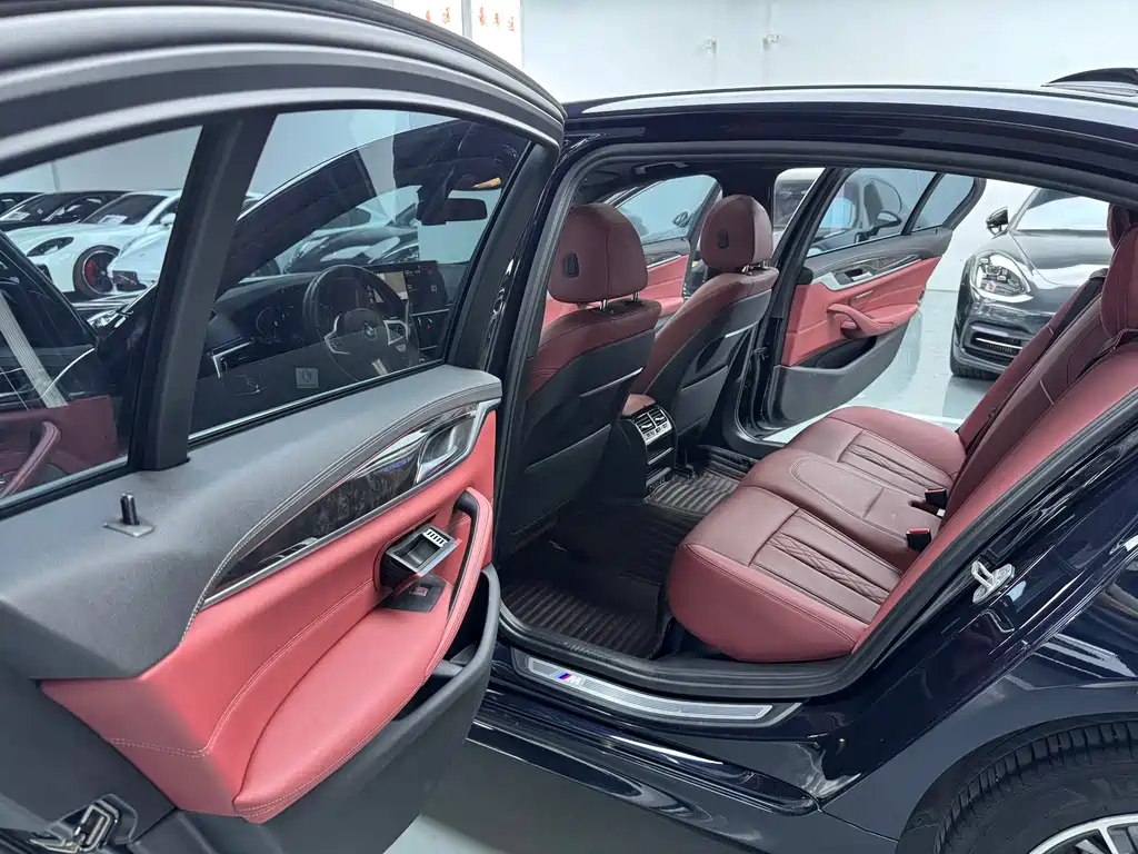 BMW 5 Series 2022 facelift 525Li M Sports Package купить на сайте DeffCars
