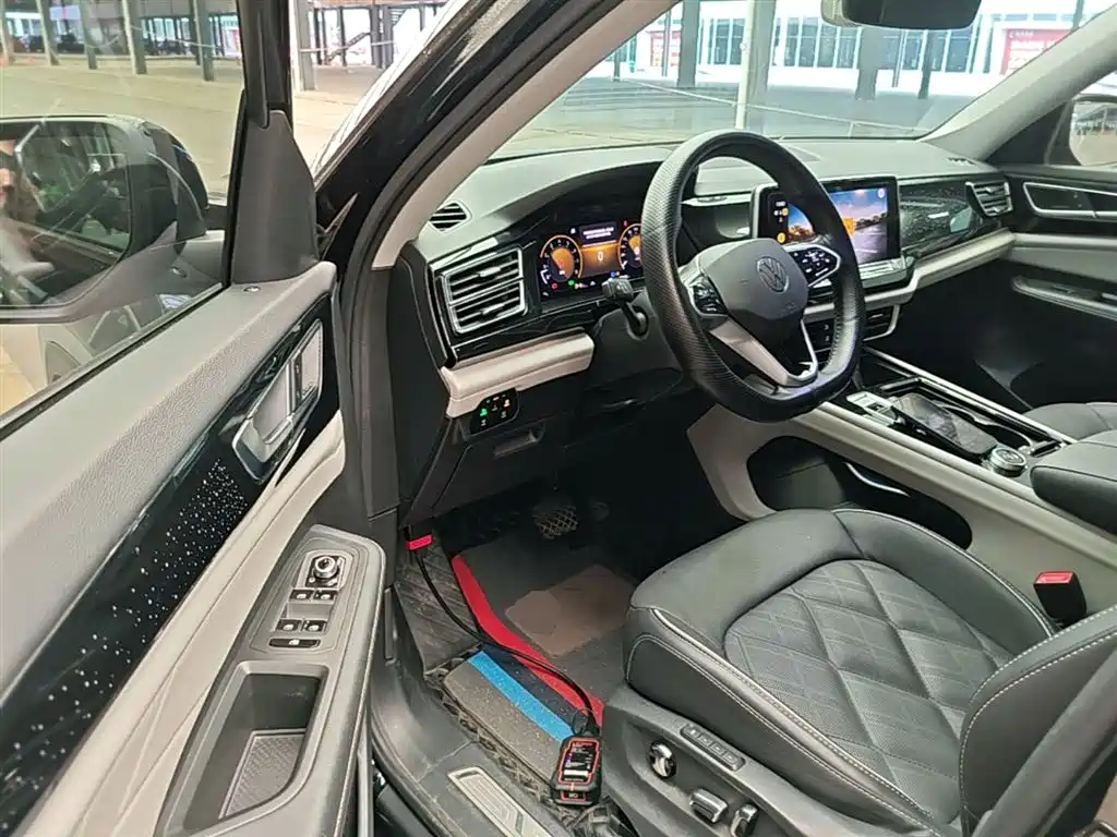 Touron 2023 530 V6 four-wheel drive flagship version купить на сайте DeffCars