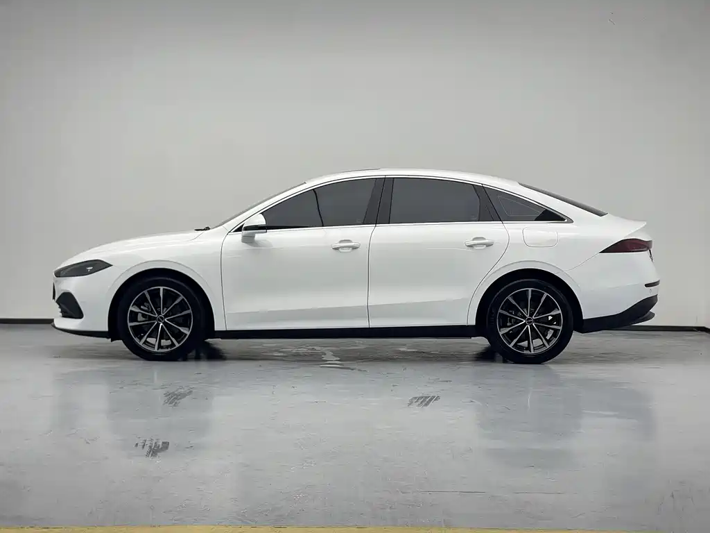 Roewe D7 2025 DMH 125km World Championship Edition купить на сайте DeffCars
