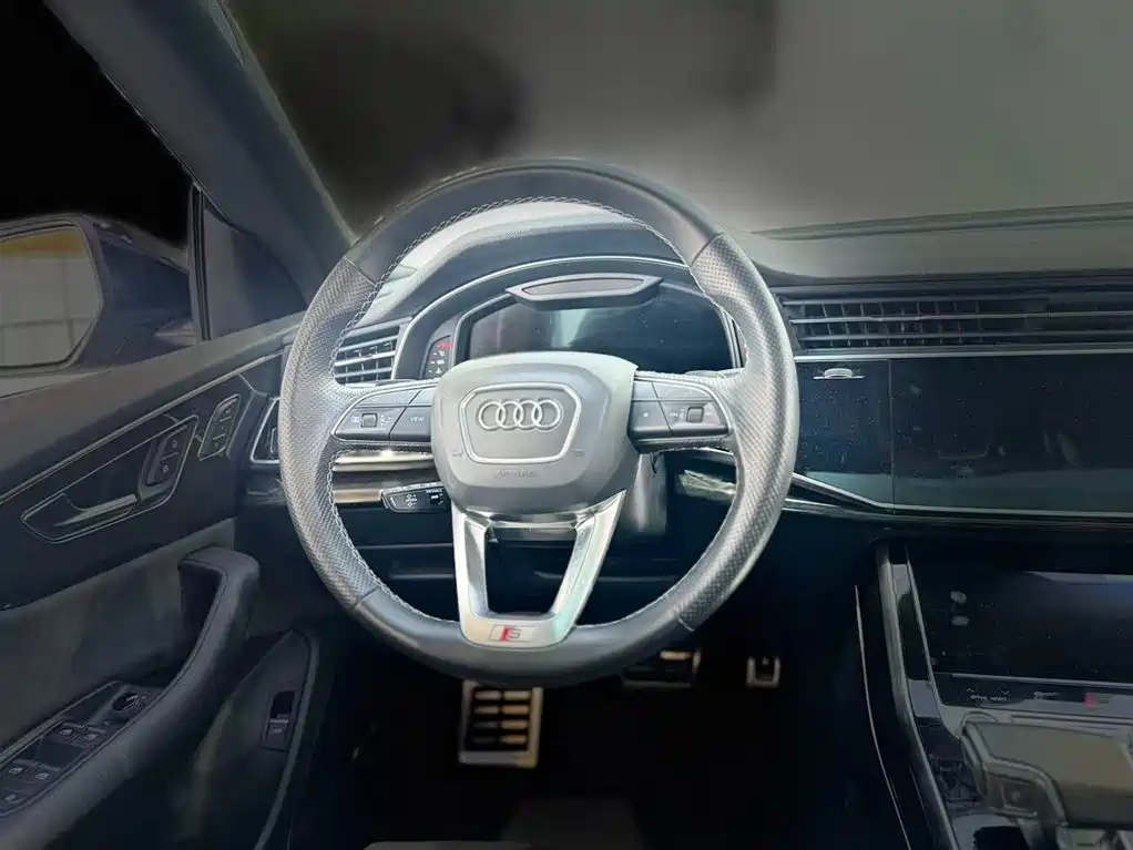 Audi Q8 2022 55 TFSI Premium Dynamic Model купить на сайте DeffCars