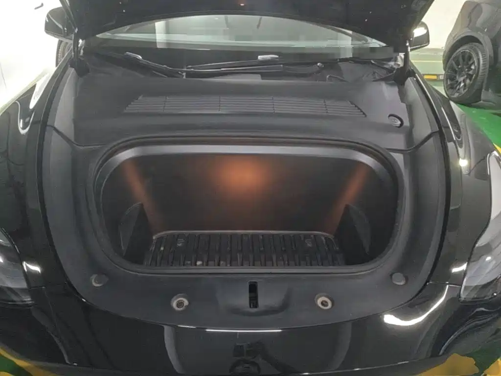 Model Y 2023 rear-wheel drive version купить на сайте DeffCars
