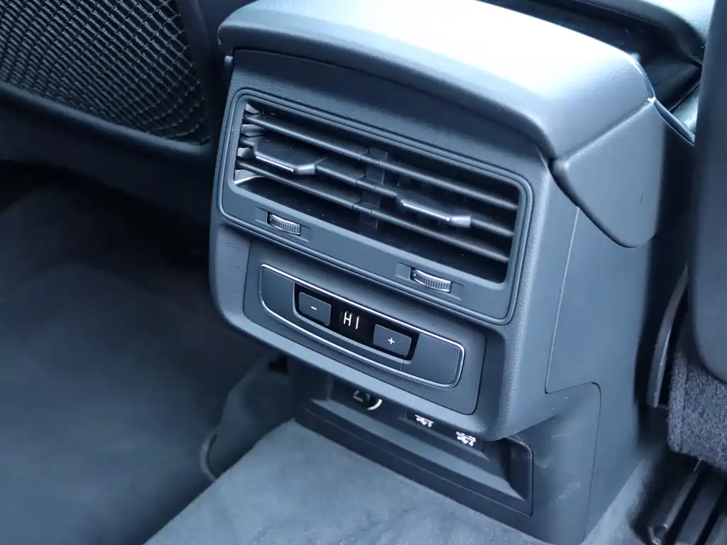 Audi Q8 2019 55 TFSI luxury and dynamic model купить на сайте DeffCars