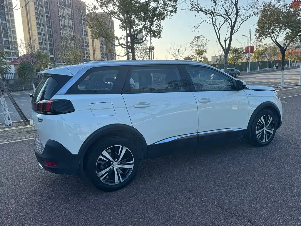 Peugeot 5008 2017 350THP 7-seater Elite Edition купить на сайте DeffCars