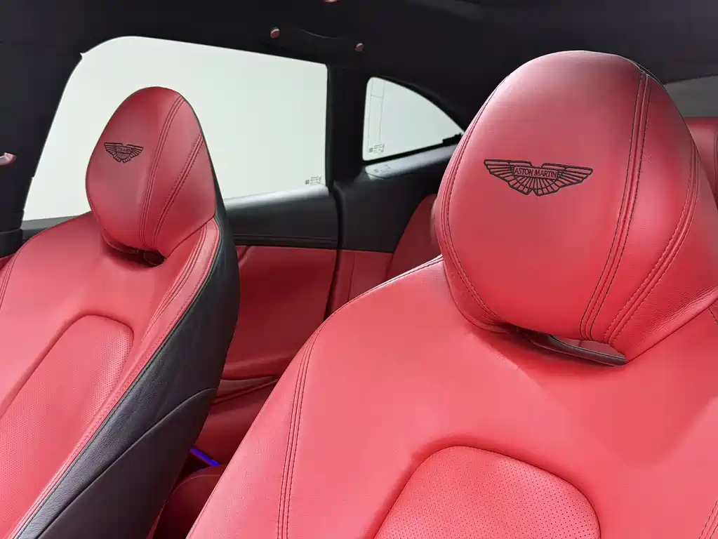 Aston Martin DBX 2022 4.0T V8 купить на сайте DeffCars