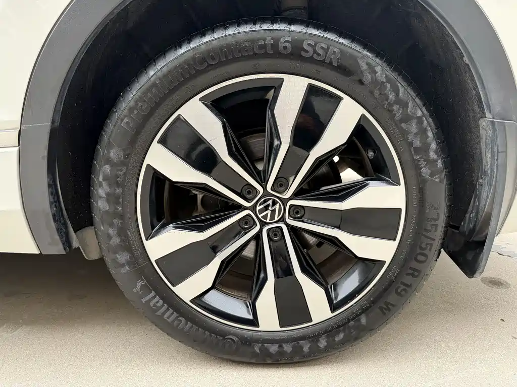 Tiguan L 2022 330TSI automatic two-wheel drive R-Line version купить на сайте DeffCars