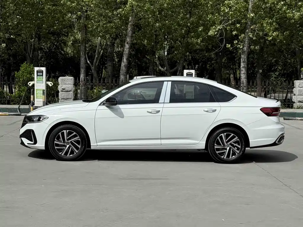 Lavida 2024 300TSI DSG Starry Sky Leading Edition купить на сайте DeffCars