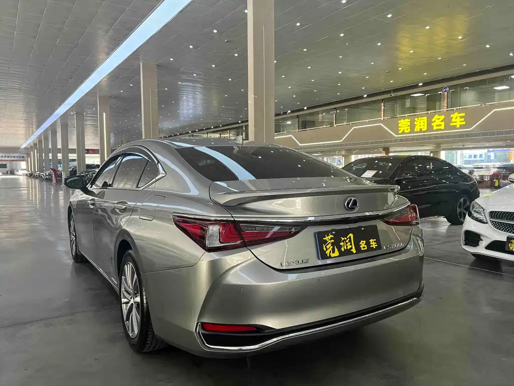 Lexus ES 2020 300h Excellence Edition купить на сайте DeffCars