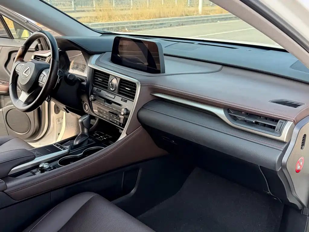 Lexus RX 2020 facelift 300 four-wheel drive elegant version купить на сайте DeffCars