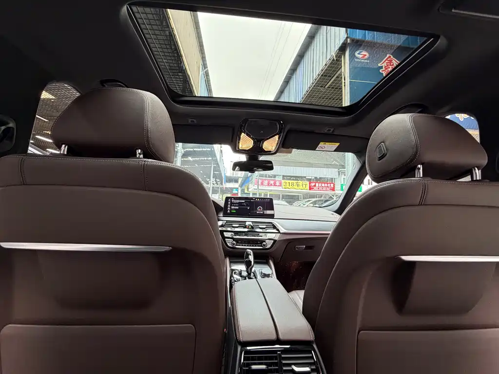 BMW 5 Series 2023 facelift 530Li leading M sports package купить на сайте DeffCars