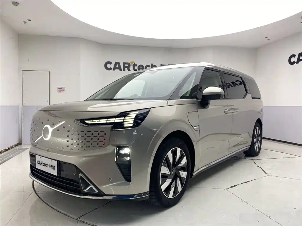 Volvo EM90 2025 Ultra six-seater купить на сайте DeffCars