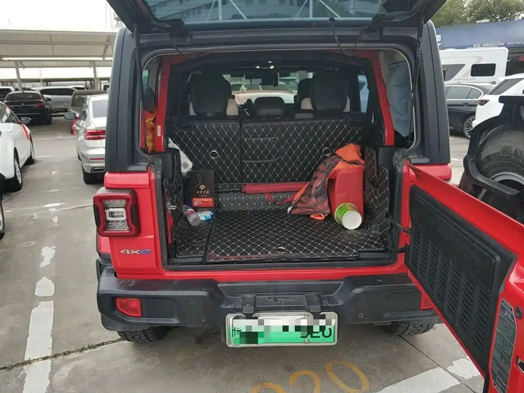 Wrangler New Energy 2021 Four-door 2.0T 4xe Sahara купить на сайте DeffCars