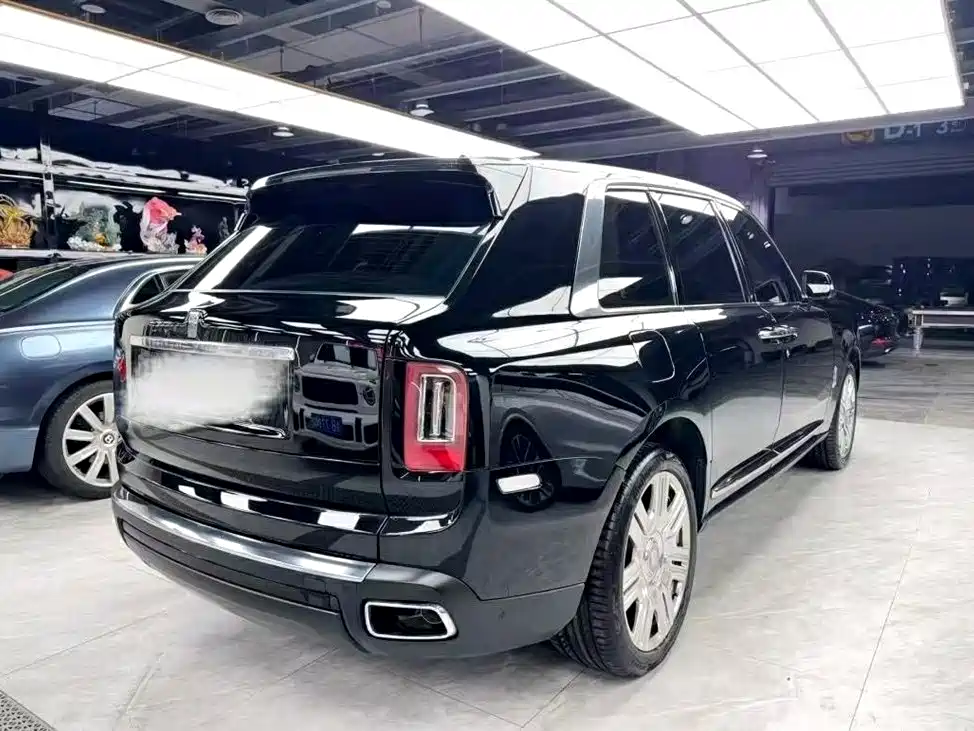 Cullinan 2018 four-seat version купить на сайте DeffCars