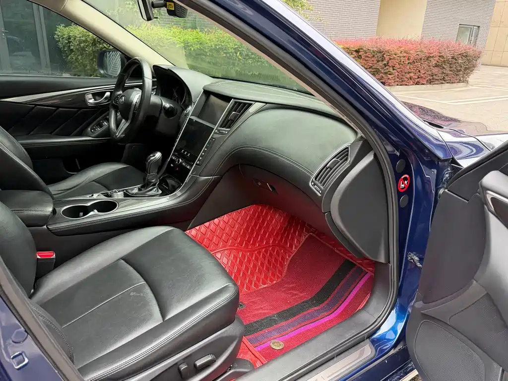 Infiniti Q50L 2018 2.0T Comfort Edition National VI купить на сайте DeffCars