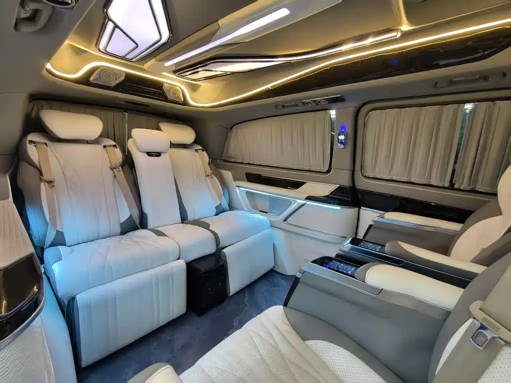 Mercedes V-Class 2022 V 260L Long Wheelbase Deluxe Edition купить на сайте DeffCars