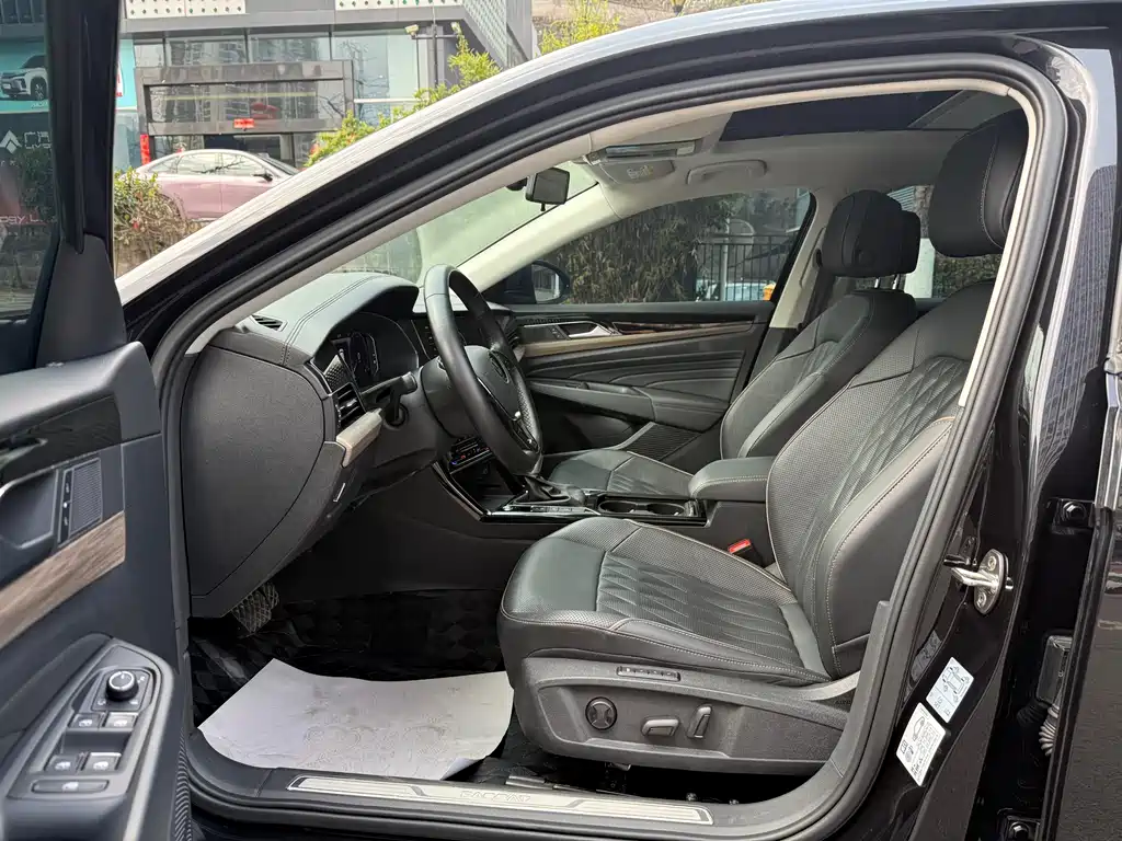 Passat 2020 330TSI Deluxe Edition National VI купить на сайте DeffCars