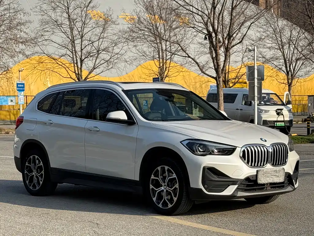 BMW X1 2022 sDrive25Li Leading Model купить на сайте DeffCars