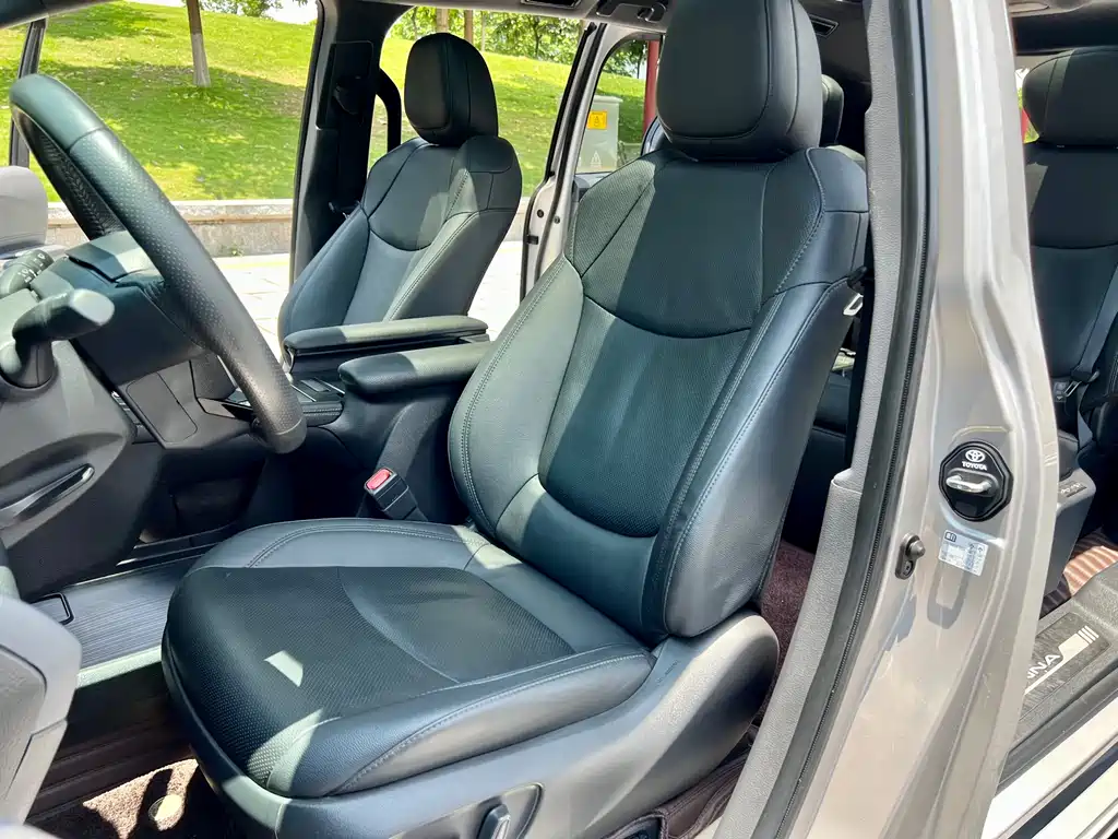 SIENNA 2021 2.5L Hybrid Extreme Edition купить на сайте DeffCars