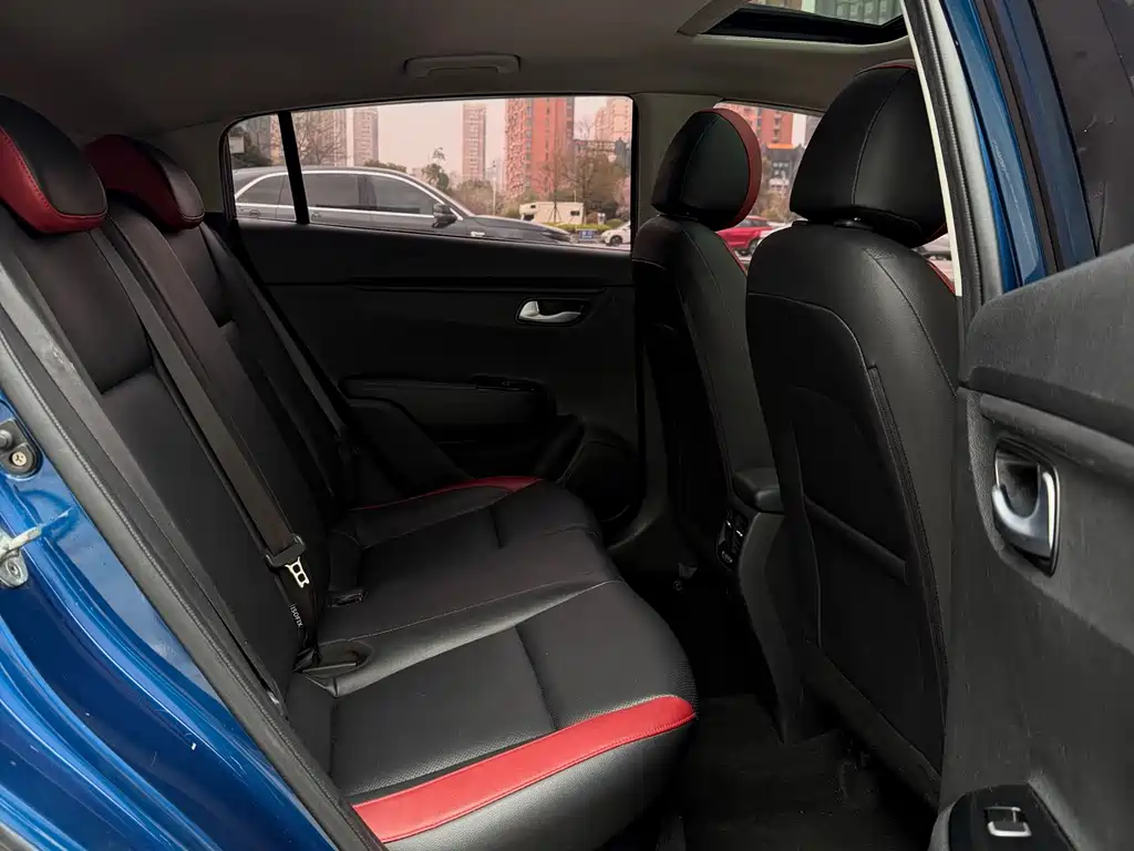 KX CROSS 2019 1.6L automatic smart sunroof version National VI купить на сайте DeffCars