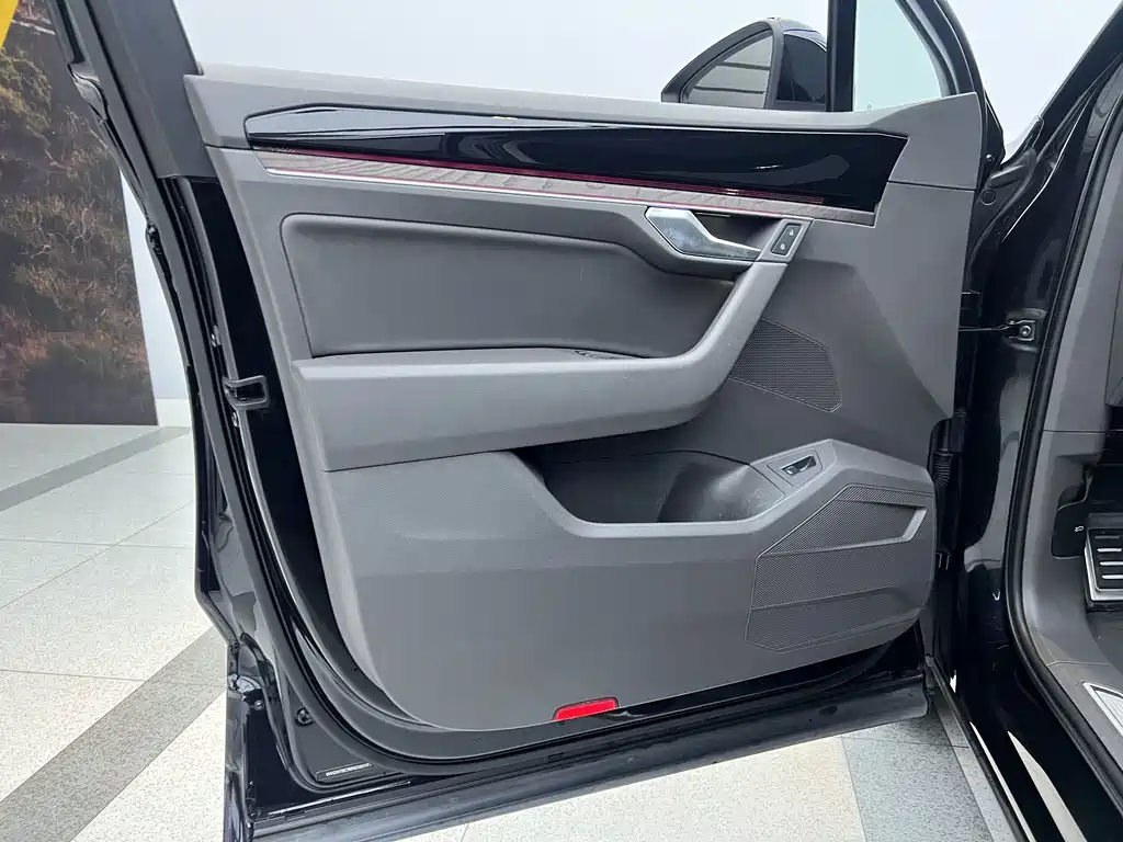 Touareg 2021 2.0TSI Ruishang Edition купить на сайте DeffCars