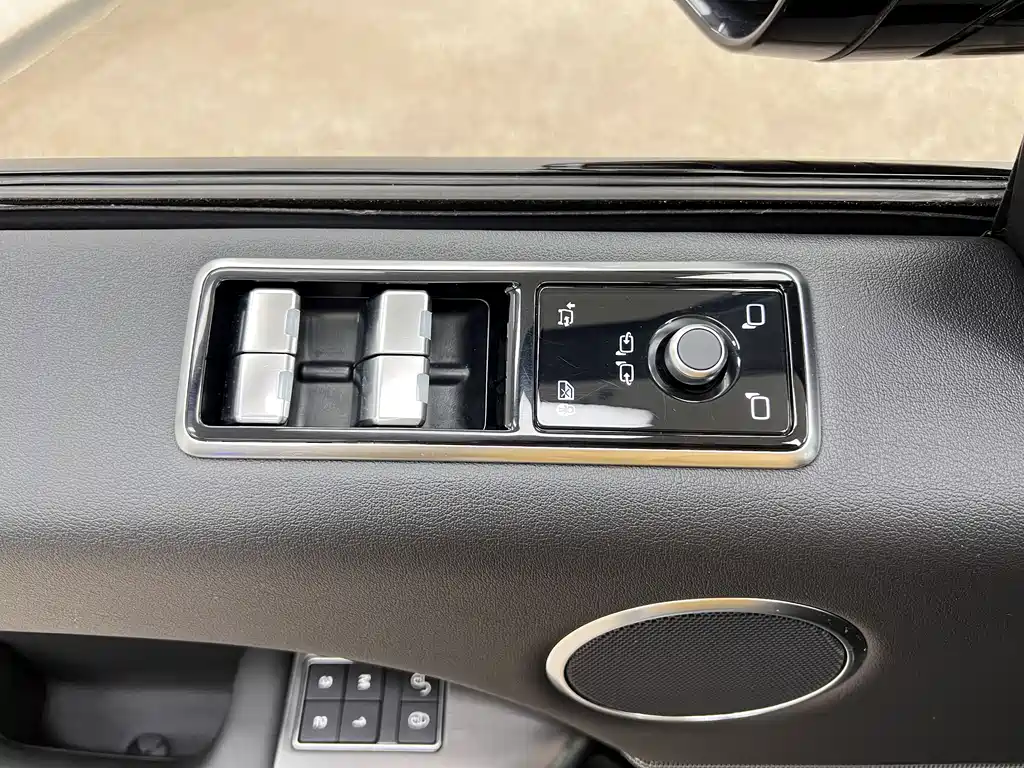 Range Rover Sport 2020 3.0 L6 SE купить на сайте DeffCars