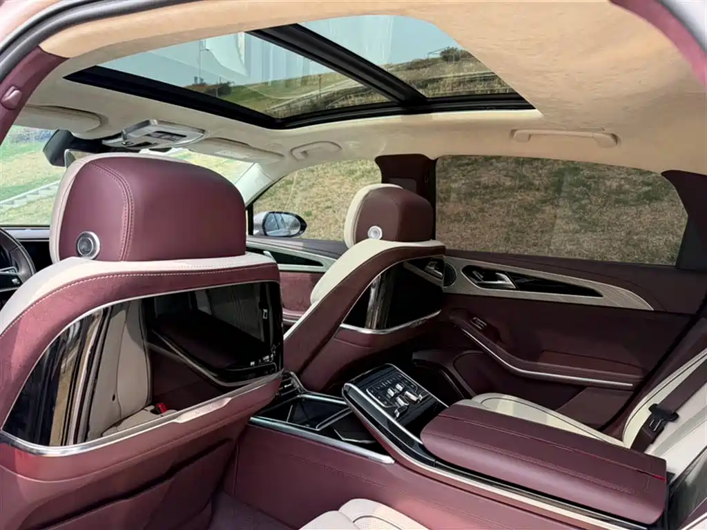 Hongqi H9 2020 3.0T Zhilian Qiling four-seater version купить на сайте DeffCars