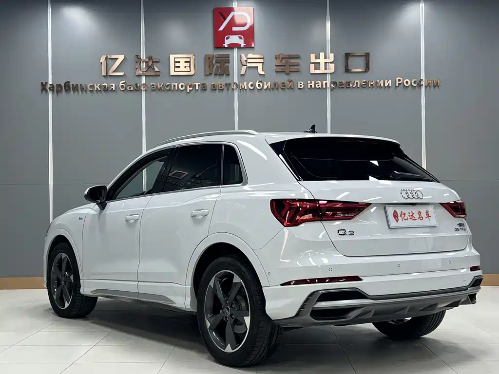Audi Q3 2022 35 TFSI Fashionable and Dynamic купить на сайте DeffCars