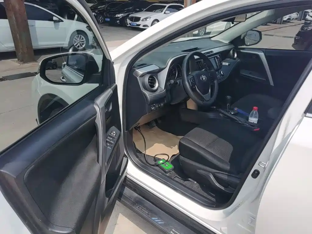 RAV4 2016款 2.0L CVT两驱风尚版 国V купить на сайте DeffCars