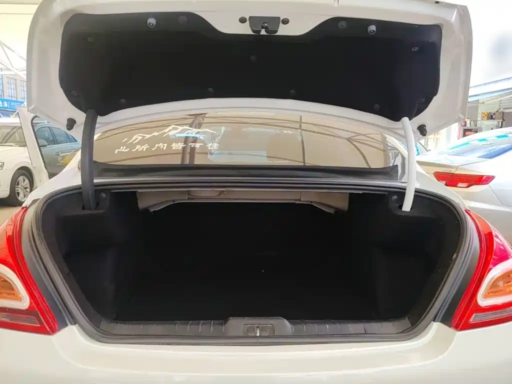 Peugeot 308 2013 1.6L automatic premium model купить на сайте DeffCars