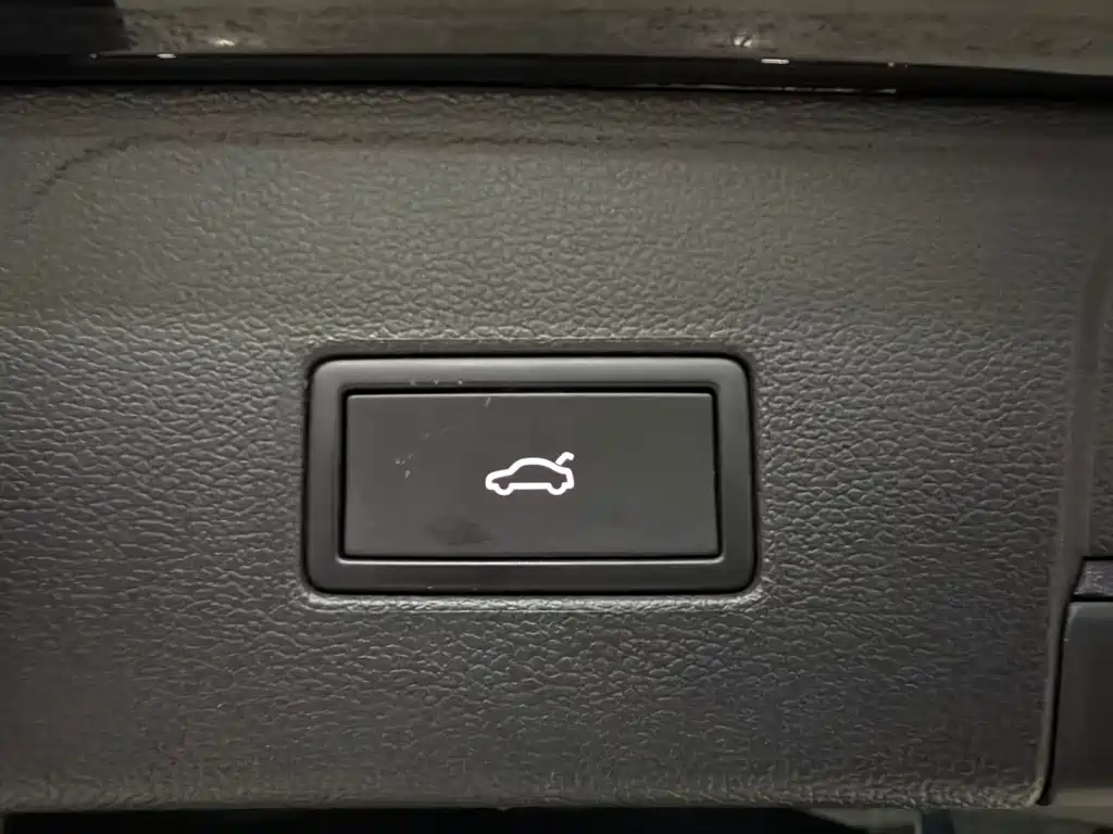 Touron 2024 380TSI four-wheel drive luxury version купить на сайте DeffCars