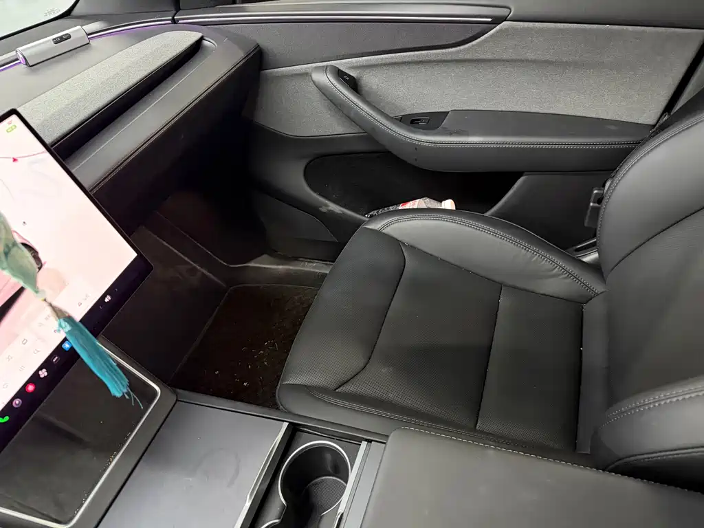 Model Y 2026 rear-wheel drive version купить на сайте DeffCars