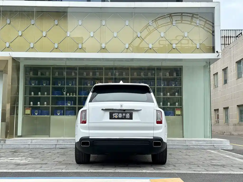 Cullinan 2018 five-seater version купить на сайте DeffCars