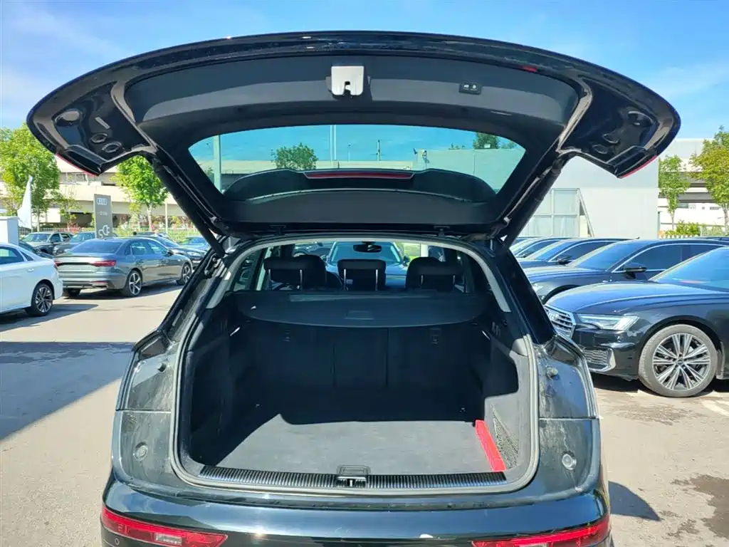 Audi Q5L 2021 40 TFSI luxury and dynamic model купить на сайте DeffCars