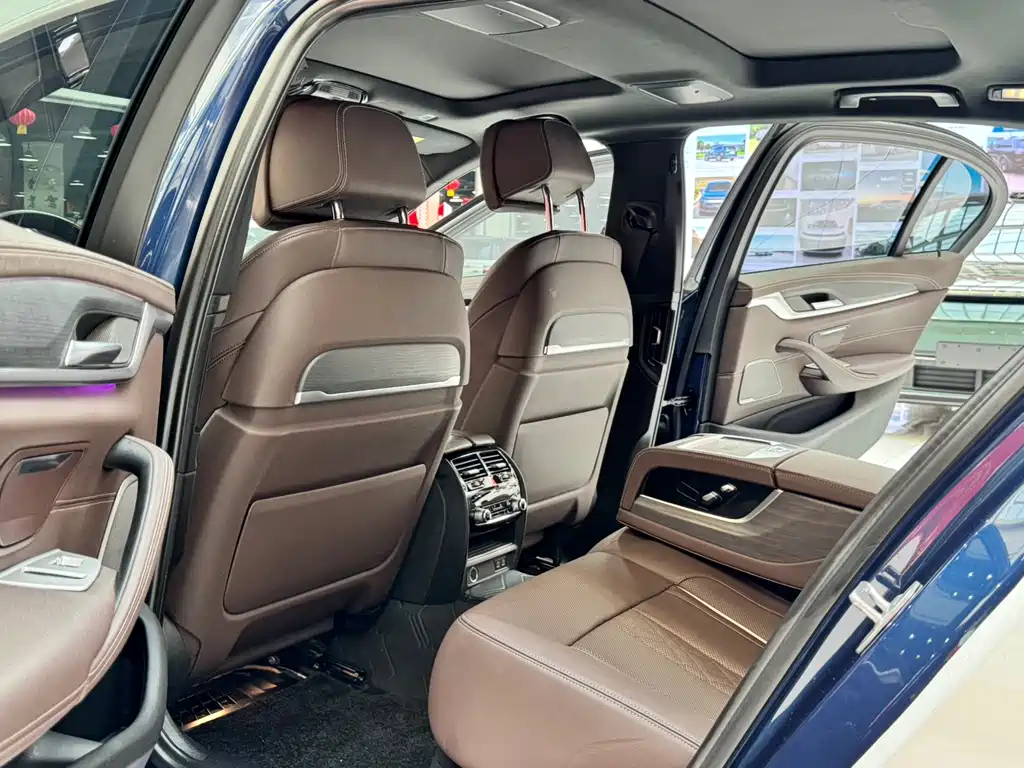BMW 5 Series 2022 Facelift 2 530Li Exclusive M Sports Package купить на сайте DeffCars