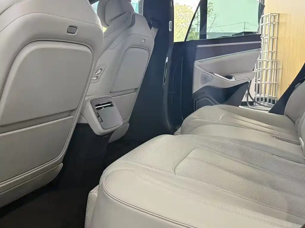 Denza Z9 2024 1100km four-wheel drive Max version купить на сайте DeffCars