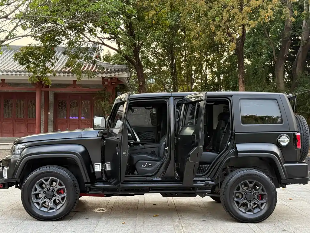 Beijing off-road BJ40 2023 2.0D automatic four-wheel drive Blade Hero Edition knight type (front and rear electronically controlled locks) купить на сайте DeffCars