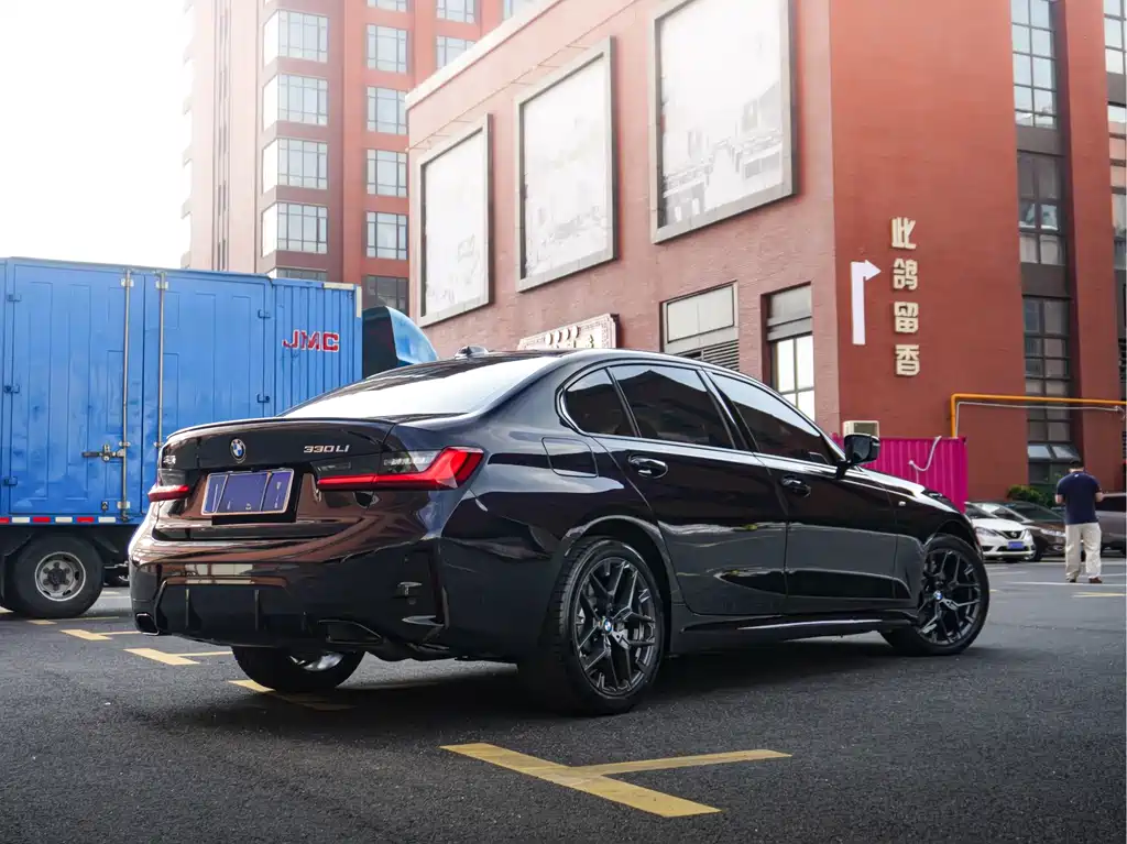 BMW 3 Series 2025 330Li M Sports Night Package купить на сайте DeffCars