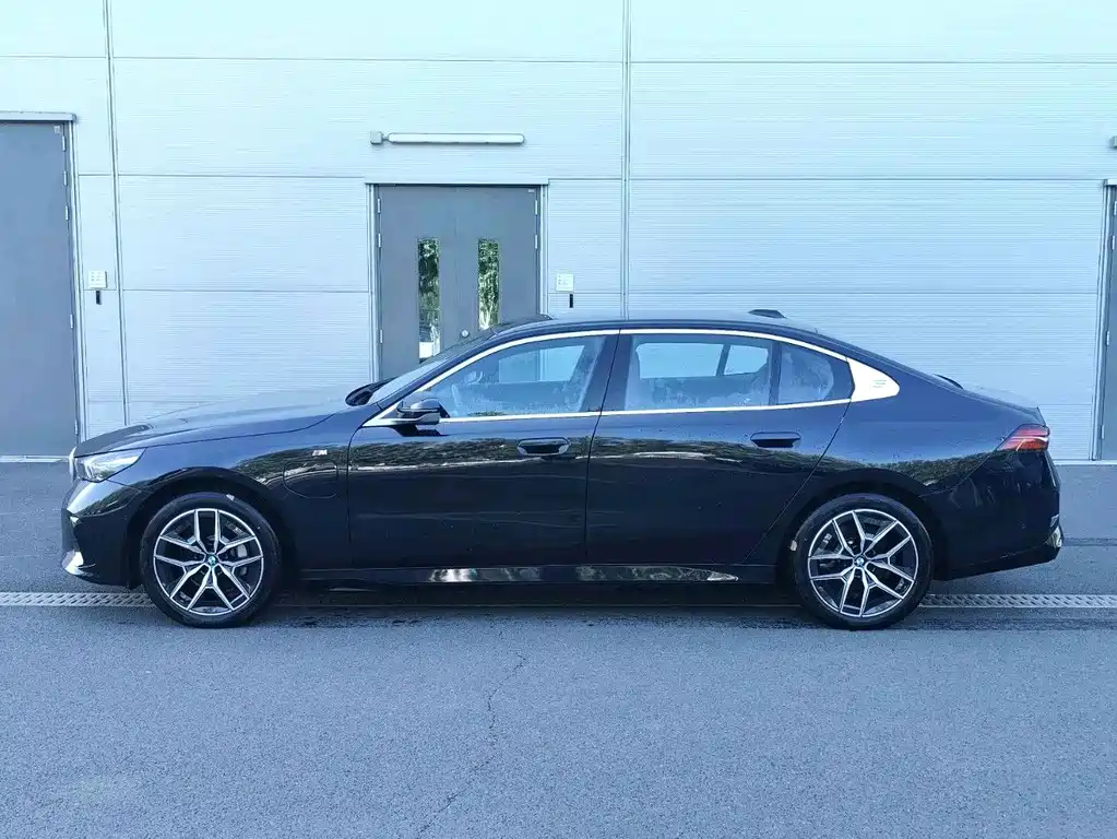 BMW i5 2025 eDrive 35L M Sports Package купить на сайте DeffCars