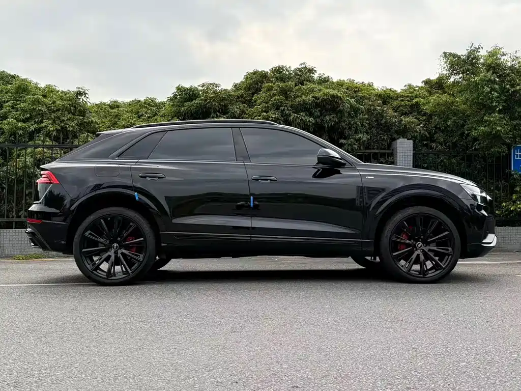 Audi Q8 2021 55 TFSI Dark Knight Limited Edition купить на сайте DeffCars