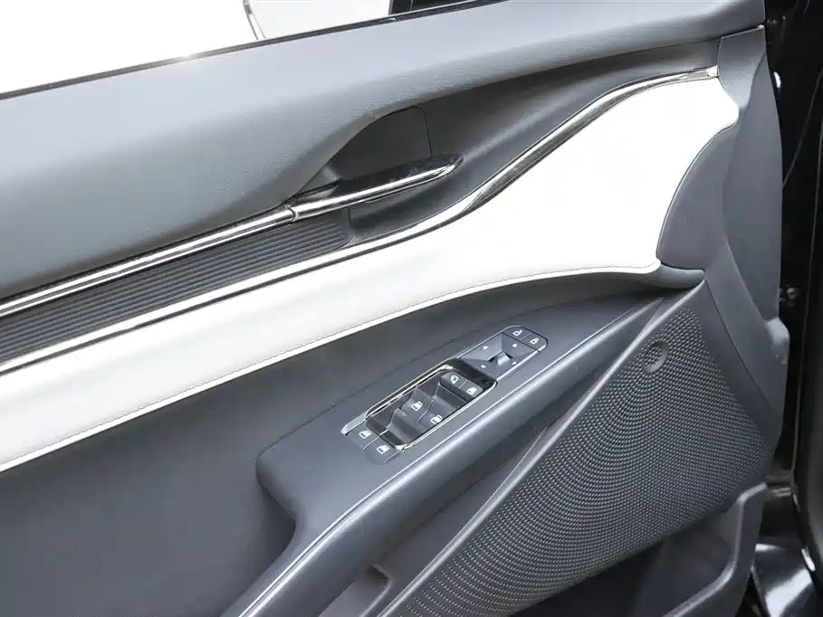 Mondeo 2022 facelift EcoBoost 245 luxury model купить на сайте DeffCars