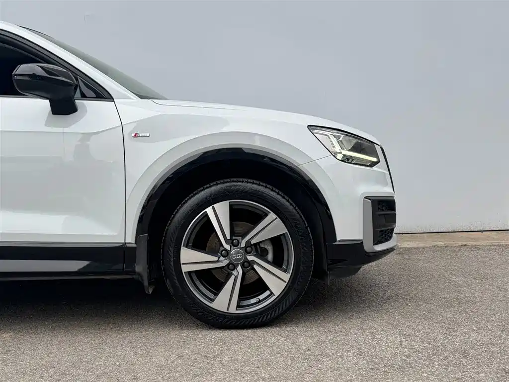 Audi Q2L 2020 35 TFSI fashionable and dynamic купить на сайте DeffCars